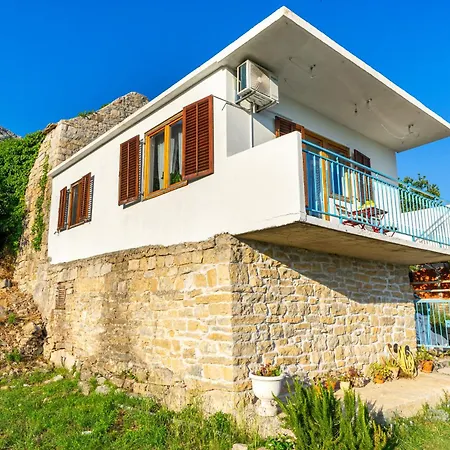 Olive Garden House In With A View & Bbq Žrnovnica
