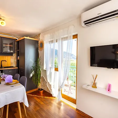 Olive Garden House In With A View & Bbq Semesterbostad Žrnovnica